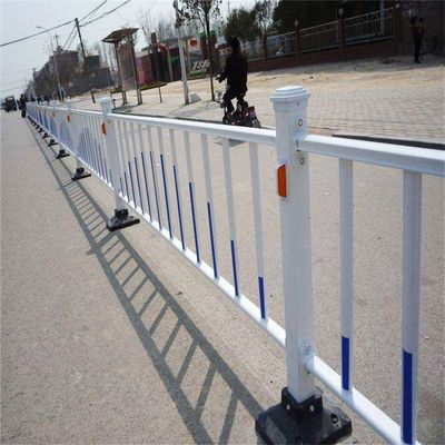 供應(yīng)高速道路交通安全隔離防撞護(hù)欄廠家批發(fā)市政交通設(shè)施道路護(hù)欄